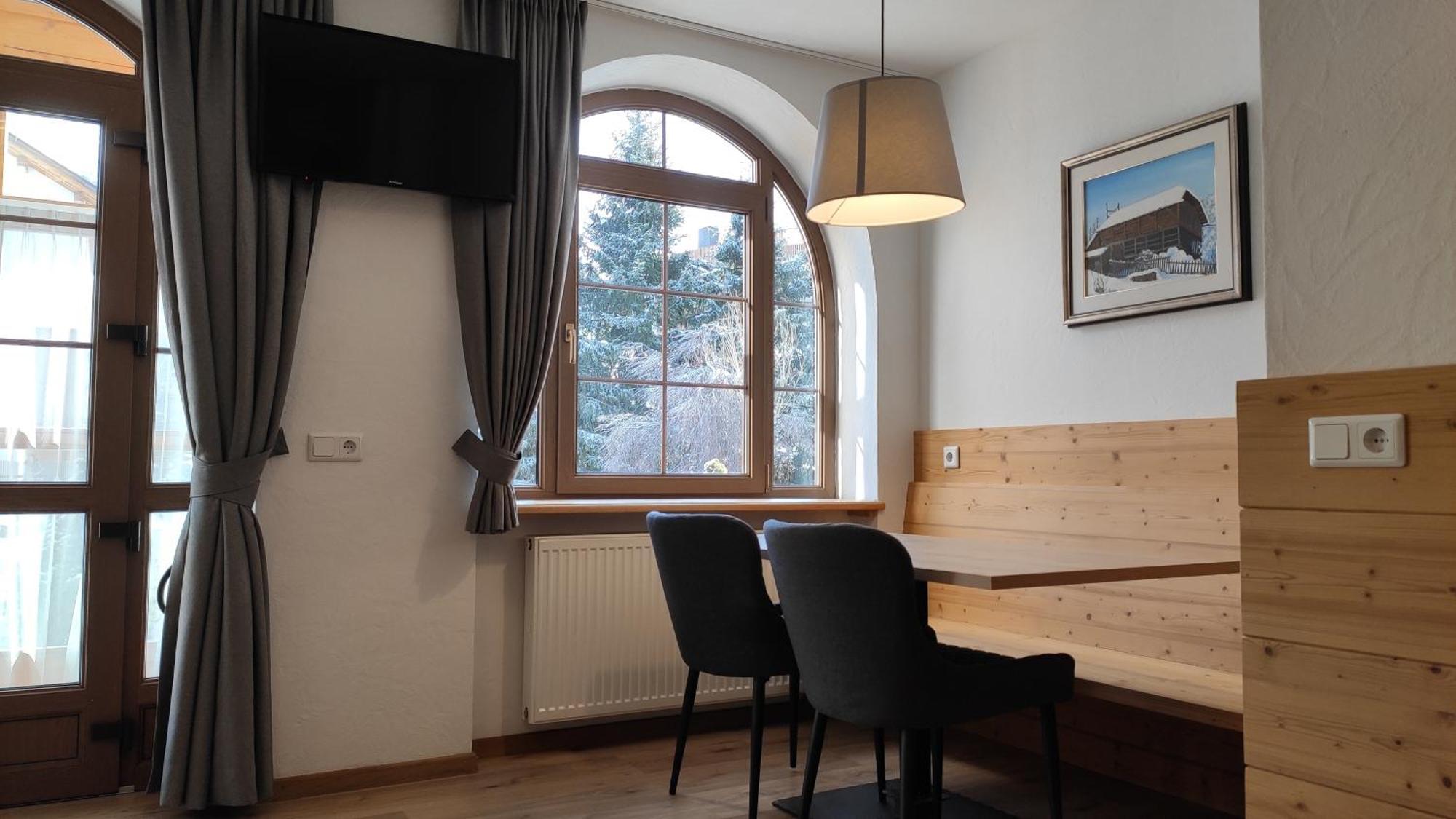 Guesthouse Rungg באדיה מראה חיצוני תמונה