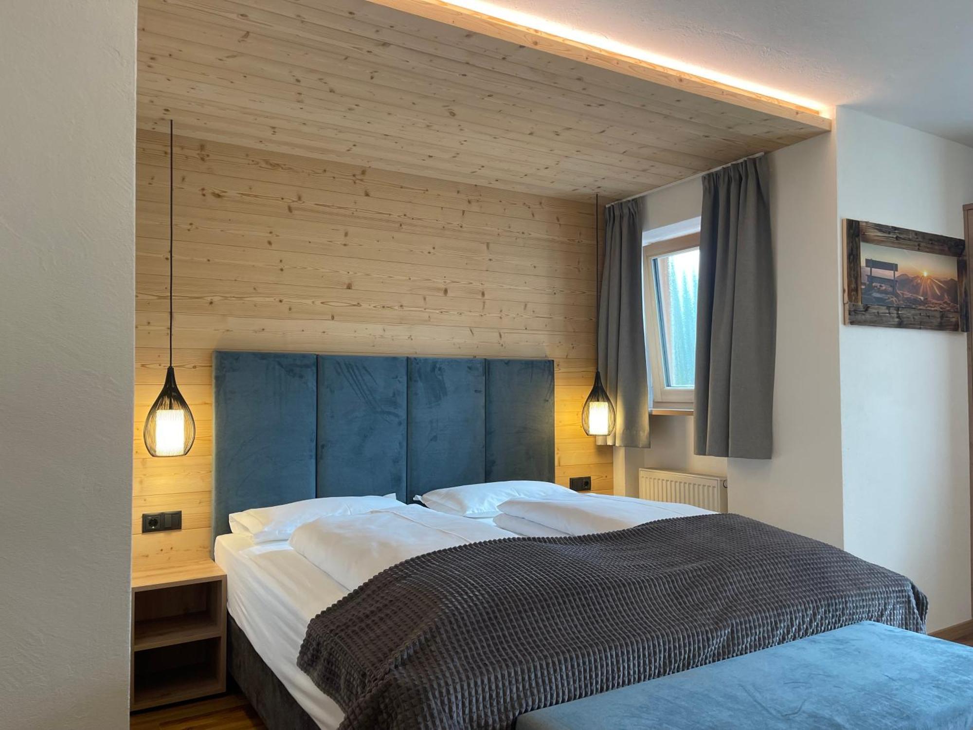 Guesthouse Rungg באדיה מראה חיצוני תמונה